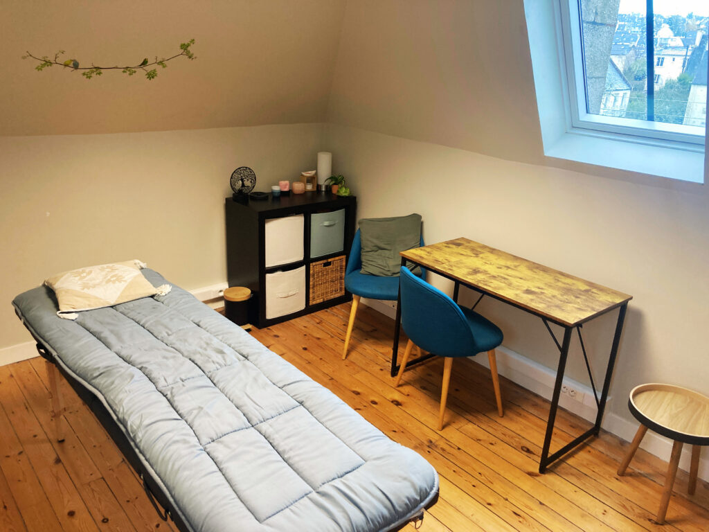 cabinet pouvant accueillir table de massage